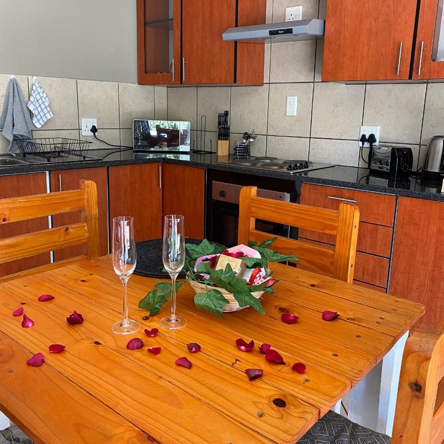 Glenvista Home With A View Йоханесбург Екстериор снимка