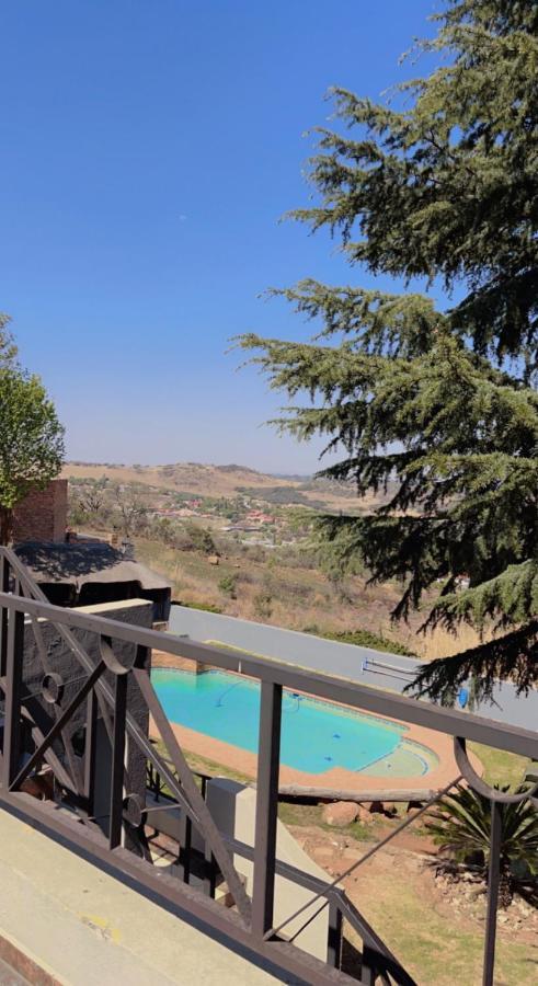 Glenvista Home With A View Йоханесбург Екстериор снимка